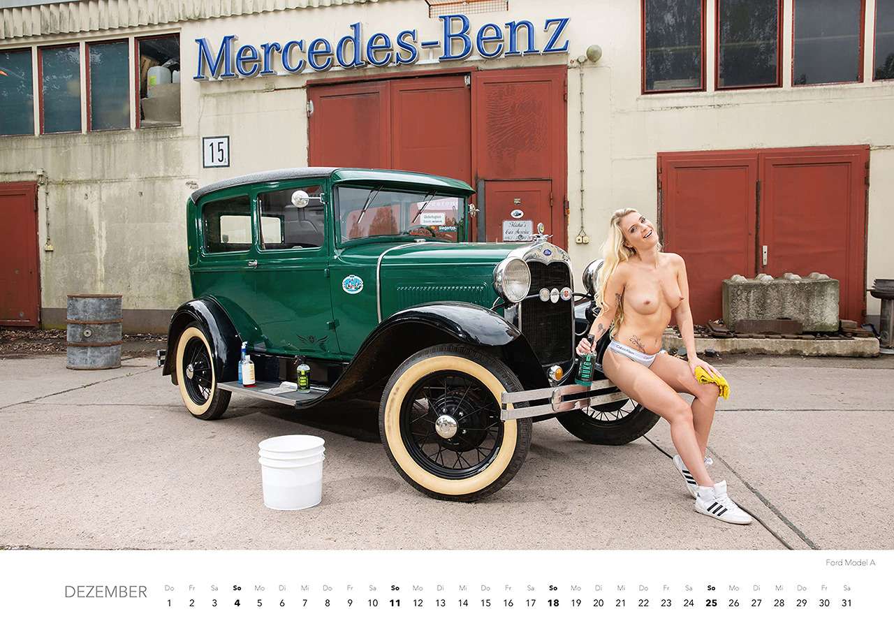 Пикантная автомойка: полуодетые красотки в календаре-2022 — фото 1294160