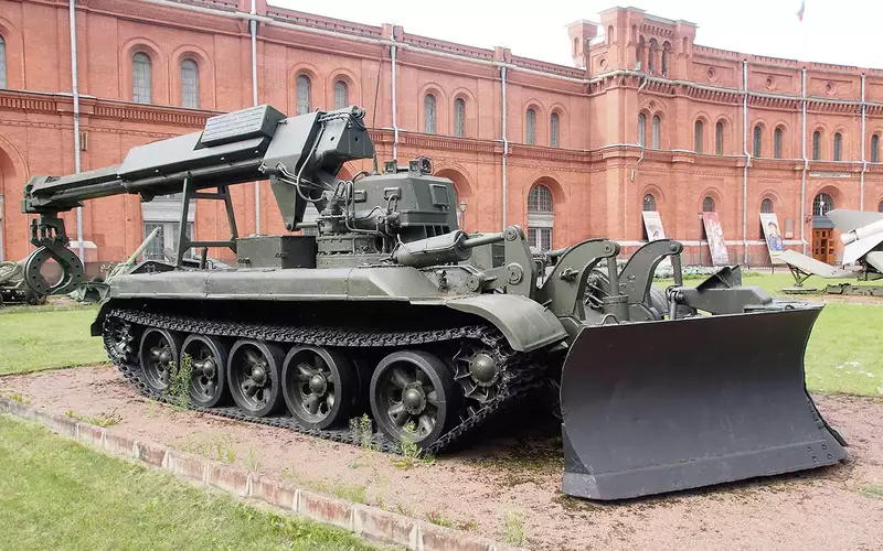 Забытое наследие СССР: танк-бульдозер — да, и такой был!