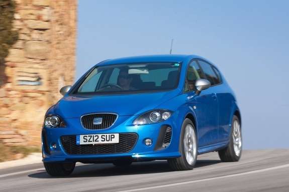SEAT Leon FR Supercopa side-front view