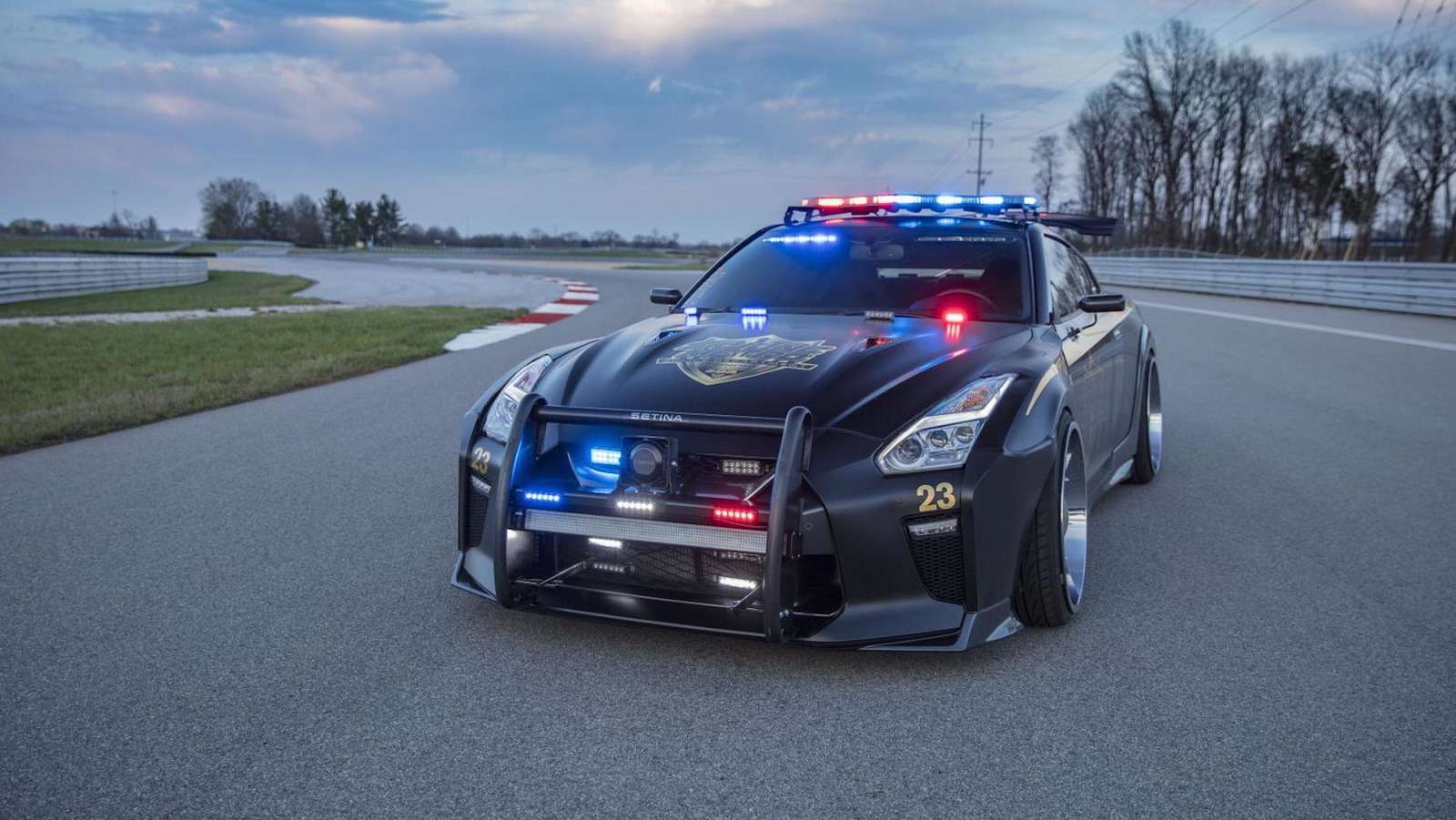 Полицейский Nissan GT-R: расслабляться ли нарушителям? — фото 733368
