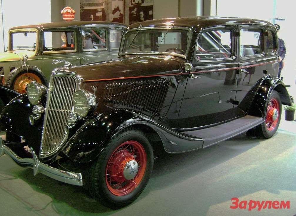 Ford V8 Model 40 выпуска 1934 года почти неотличим от «эмки», в особенности, когда ее штампованные колеса заменяли спицованными от ГАЗ-А, благо «разболтовка» (радиус окружности расположения шпилек колес) 139,7 мм была одинаковой.