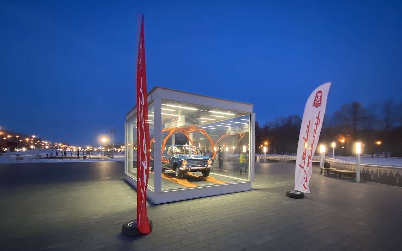 Автомобилю ВАЗ-2101 поставили памятник — фото 1210815