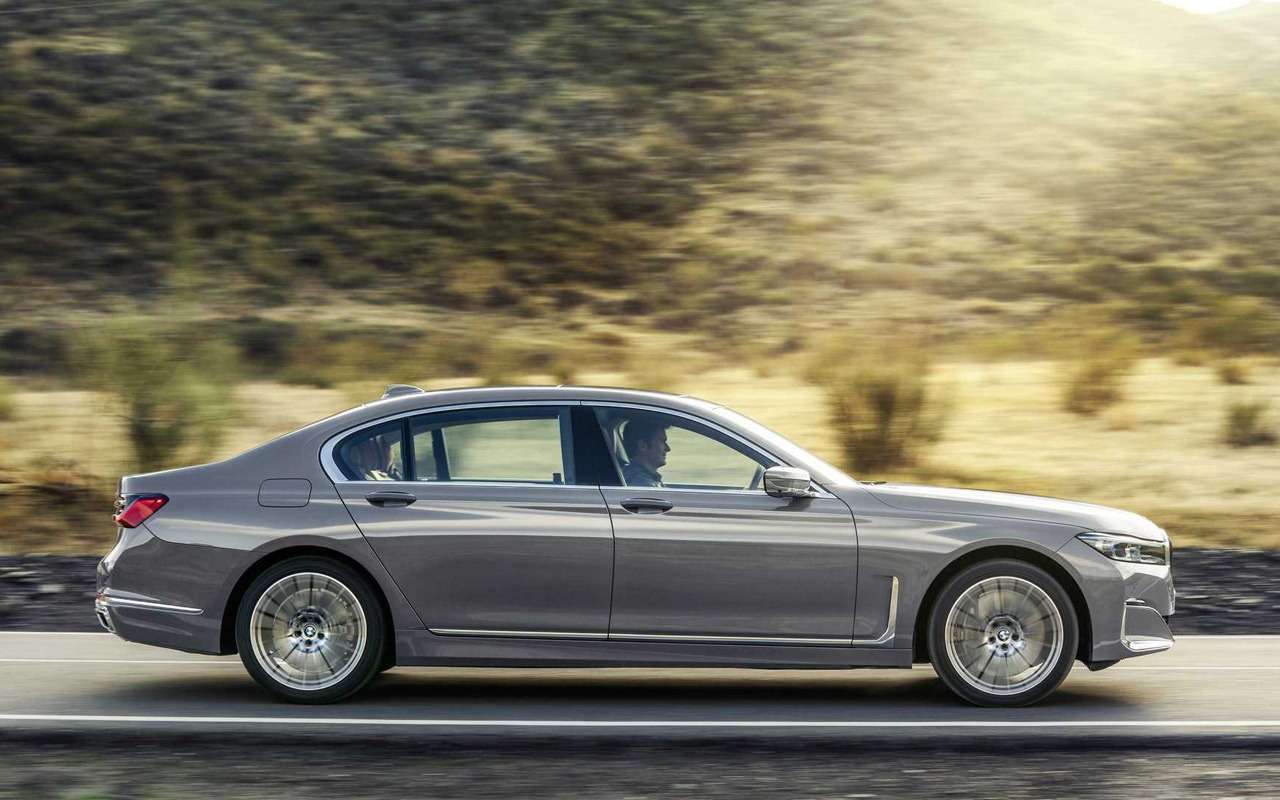 Обновленная «семерка» BMW: огромные ноздри и фары как у X7 — фото 940657