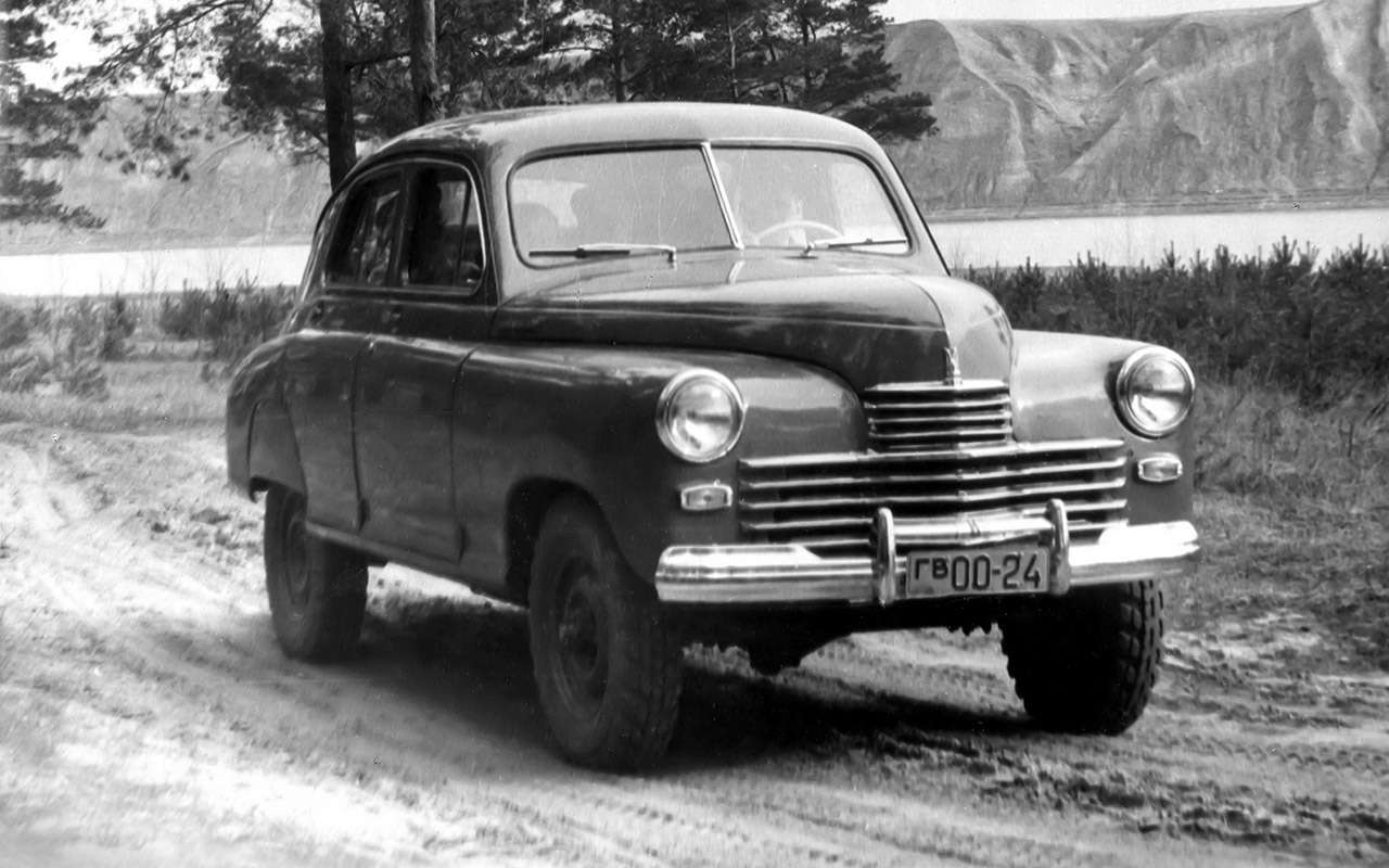 Опытный образец ГАЗ-М72 1954 года. Уже в следующем году доработанный автомобиль пошел в серию.