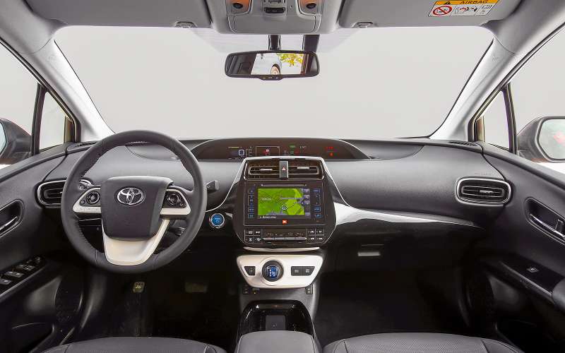 Toyota Prius, DS 4 Crossback, Mini Cooper — тест на экономичность