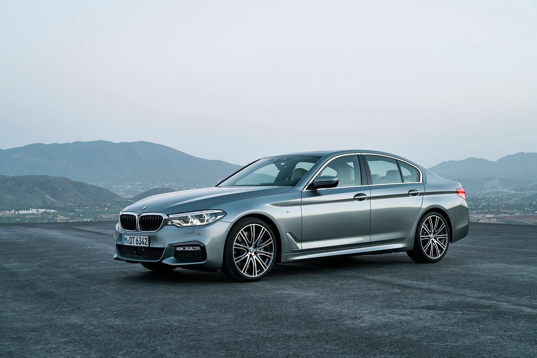 Головоломка по-баварски: BMW представила новый седан 5-й серии — фото 648258