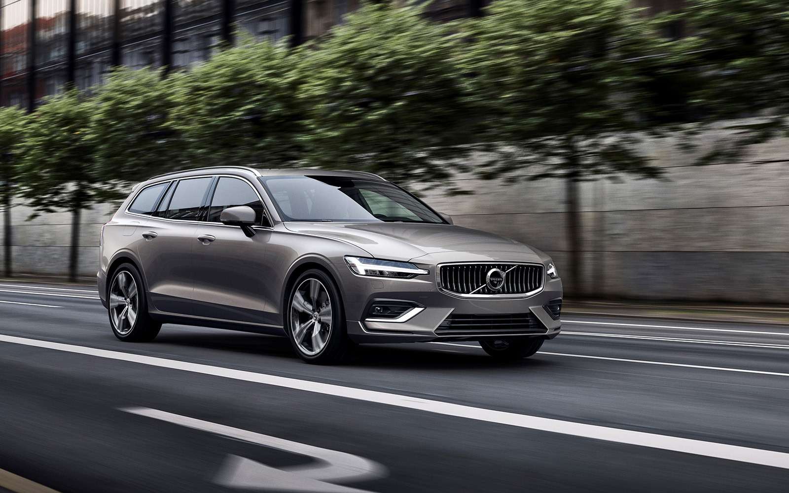 Volvo представила V60: семейный, роскошный и не для нас — фото 847551