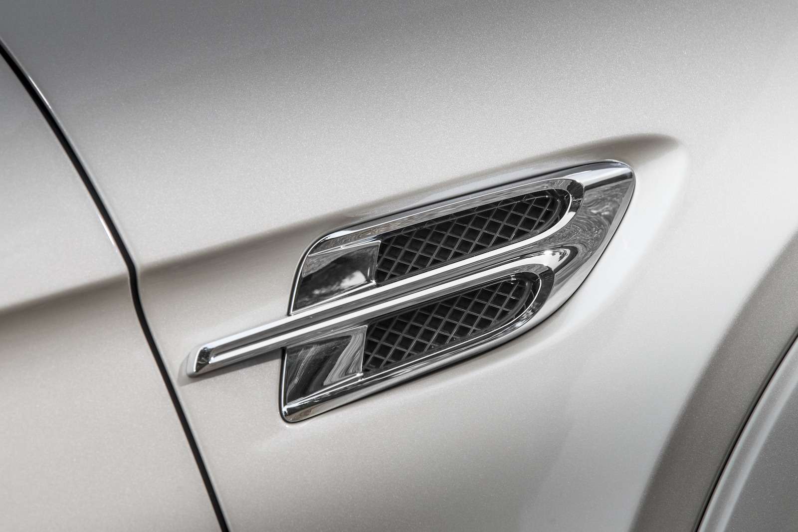Bentley Bentayga Diesel: 4,8 до сотни — самая медленная версия! — фото 884154