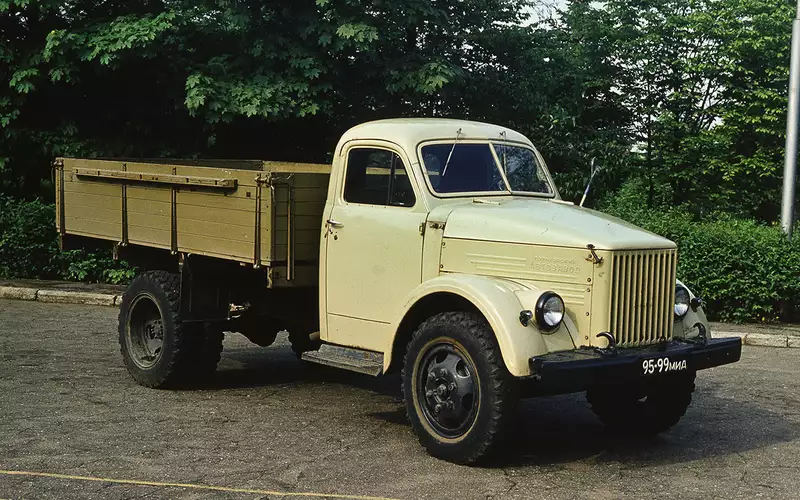 Заслуженный грузовик СССР: сколько в нем американского?
