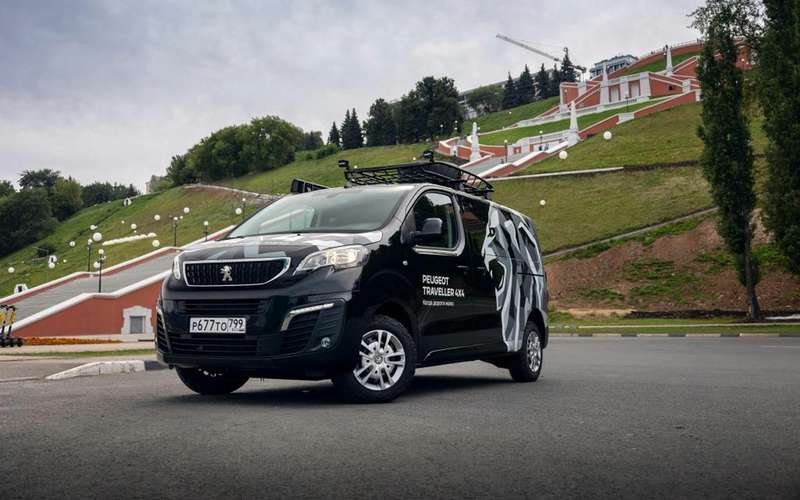 Peugeot привез в Россию кемпер на базе Traveller