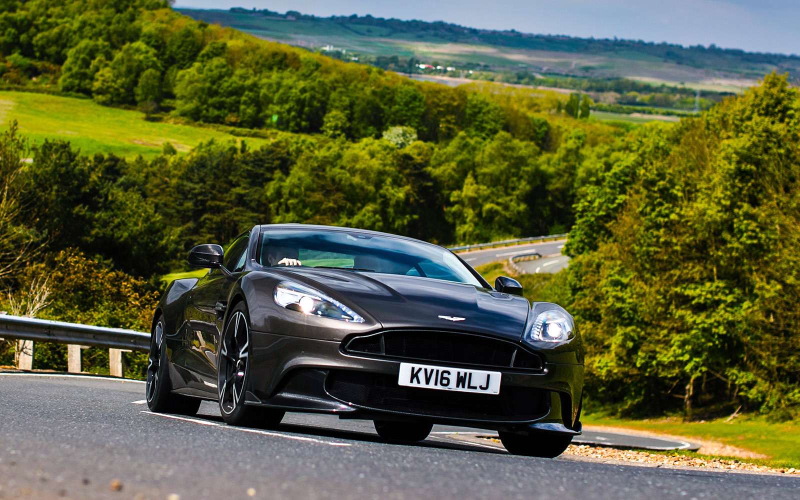 Aston Martin: история на продажу — фото 772073