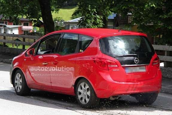 Facelifted Opel Meriva test prototype side-rear view