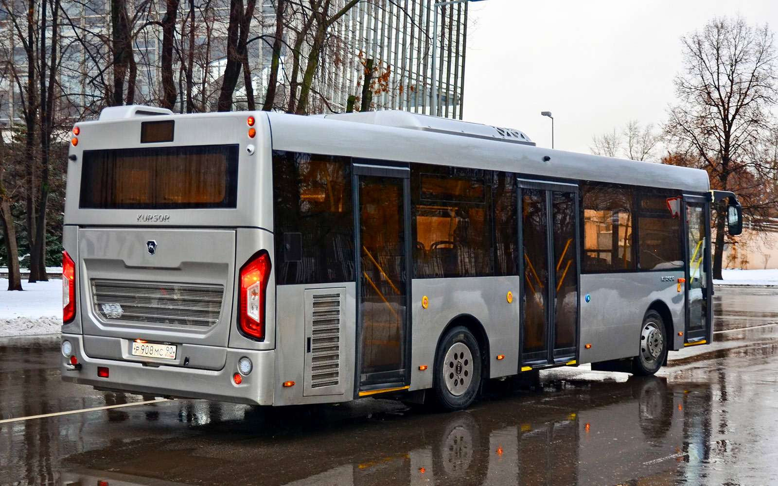 Низкопольные автобусы ЛиАЗ: легким шагом — фото 736758