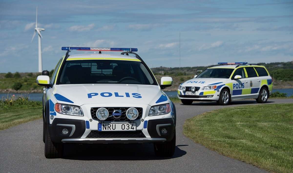 В Швеции испытали полицейские автомобили