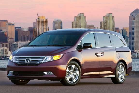 Honda Odyssey side-front view_no_copyright