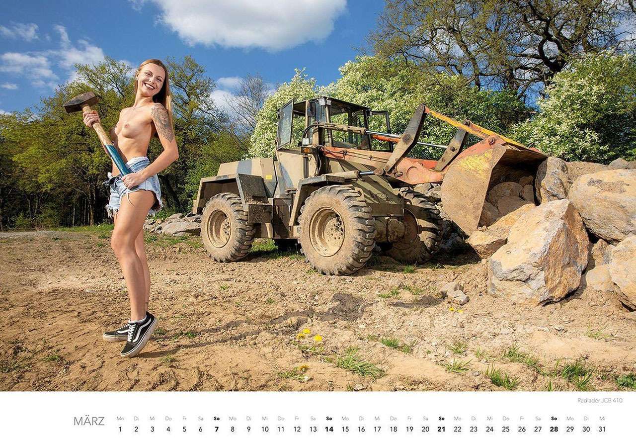 Календарь-2021: юные красотки и тяжелая техника — фото 1206293