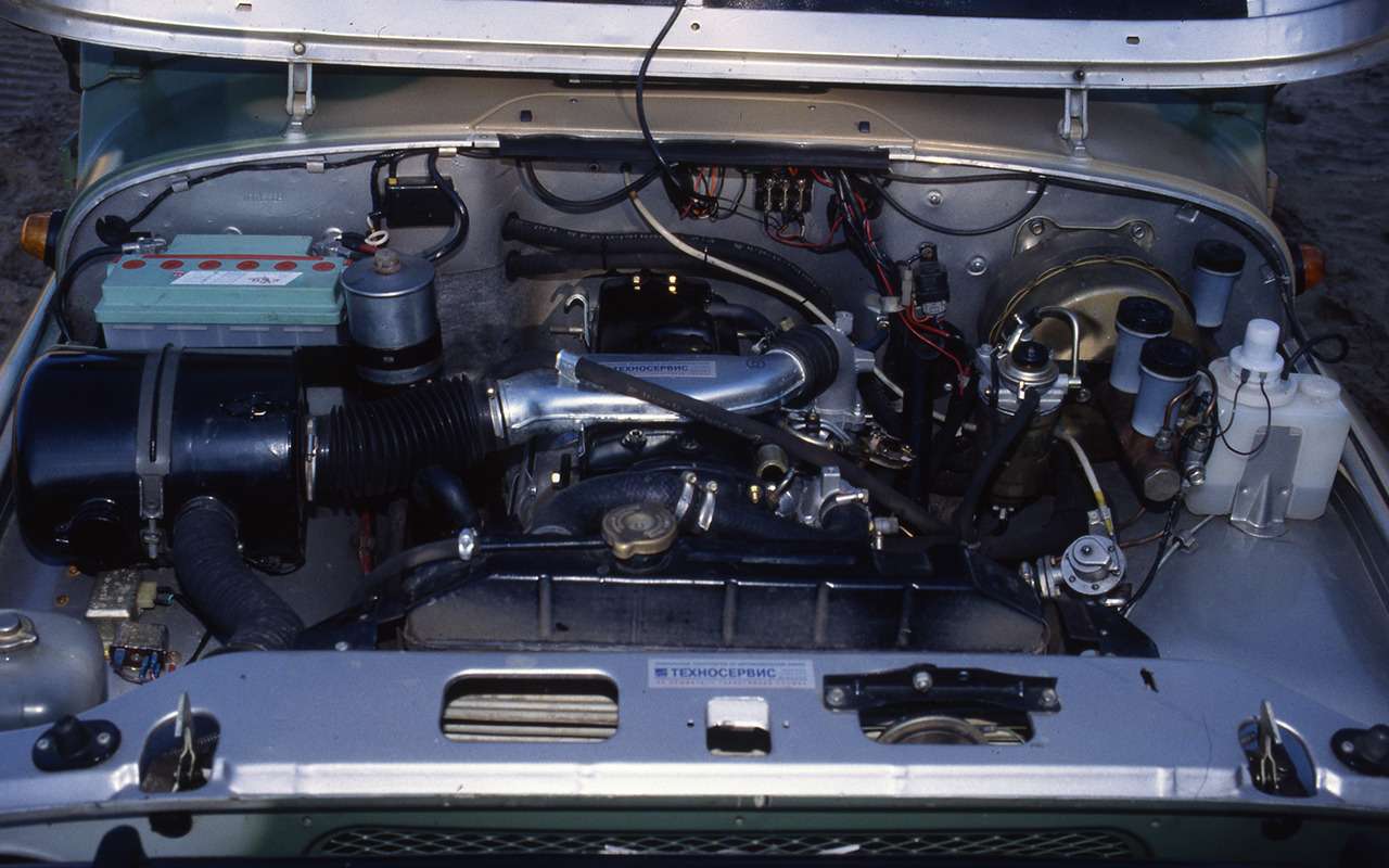 Мотор Toyota под капотом УАЗ-31514.