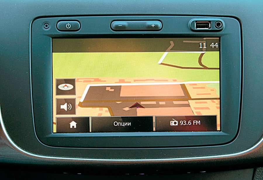 Renault Sandero. Штатная навигация, как и у Датсуна, хорошо ориентируется на территории полигона НАМИ.