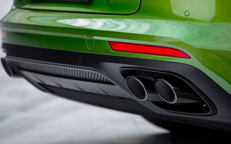 Porsche Panamera GTS — тест-драйв с «раллийным богом» Вальтером Рёрлем
