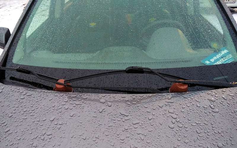 Why can't the windshield wipers raise when parked?