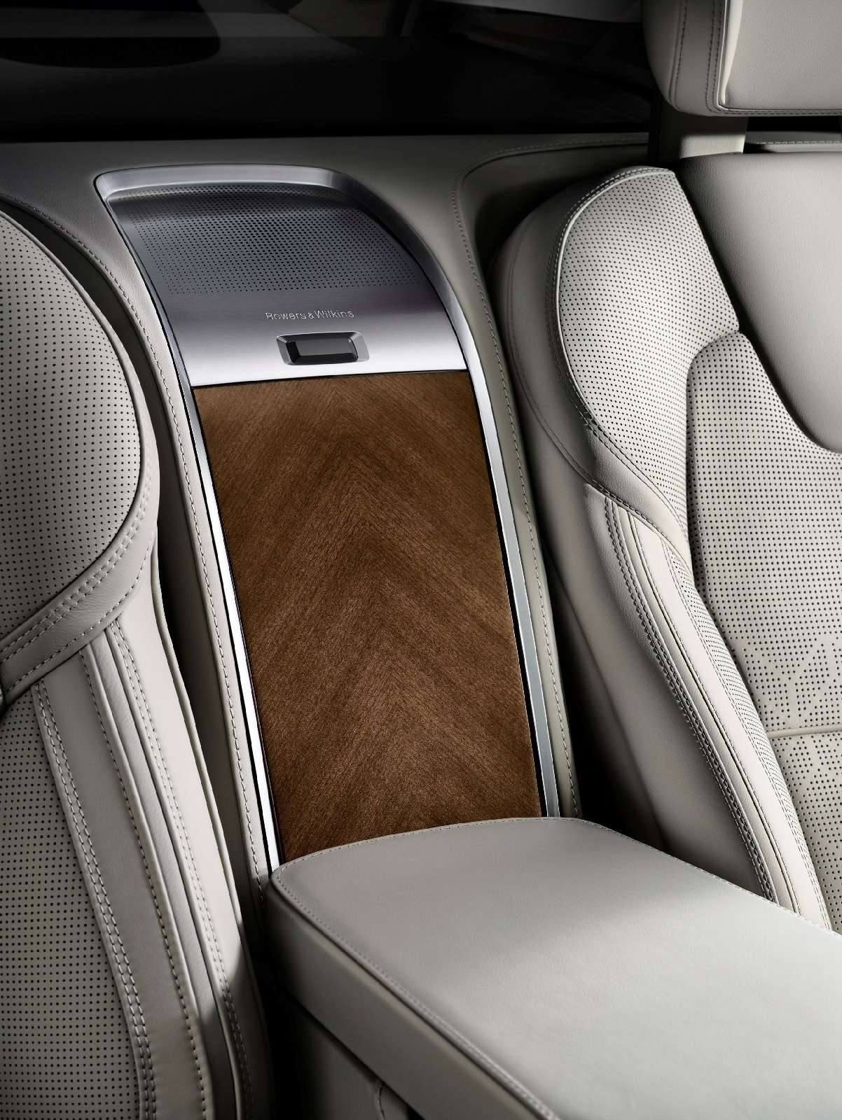 Volvo XC90 Excellence — interior