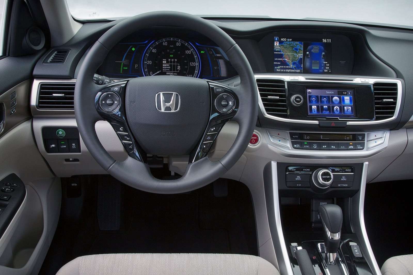 Honda Accord PHEV inside 3_no_copyright