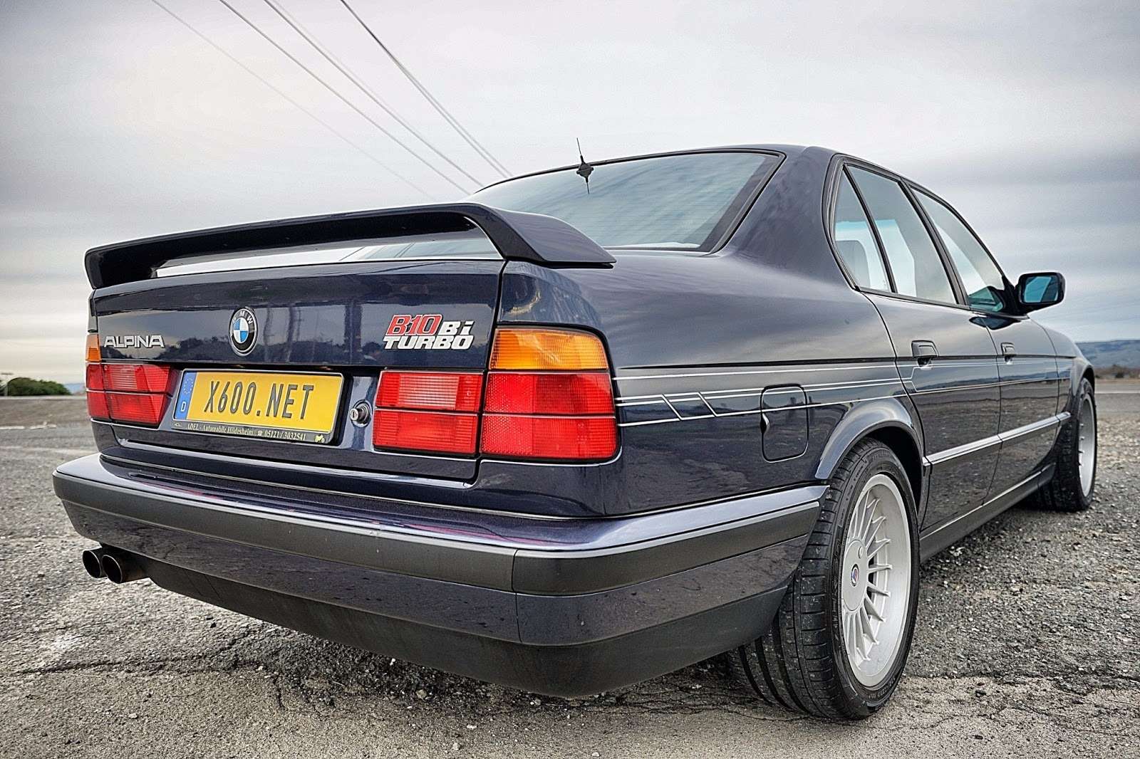 Легенда недорого: уникальная старая «пятерка» BMW выставлена на продажу — фото 695537