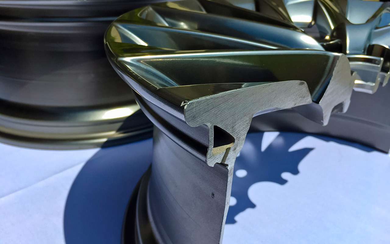 Новый Lexus ES — тест самых «вкусных» модификаций — фото 892663