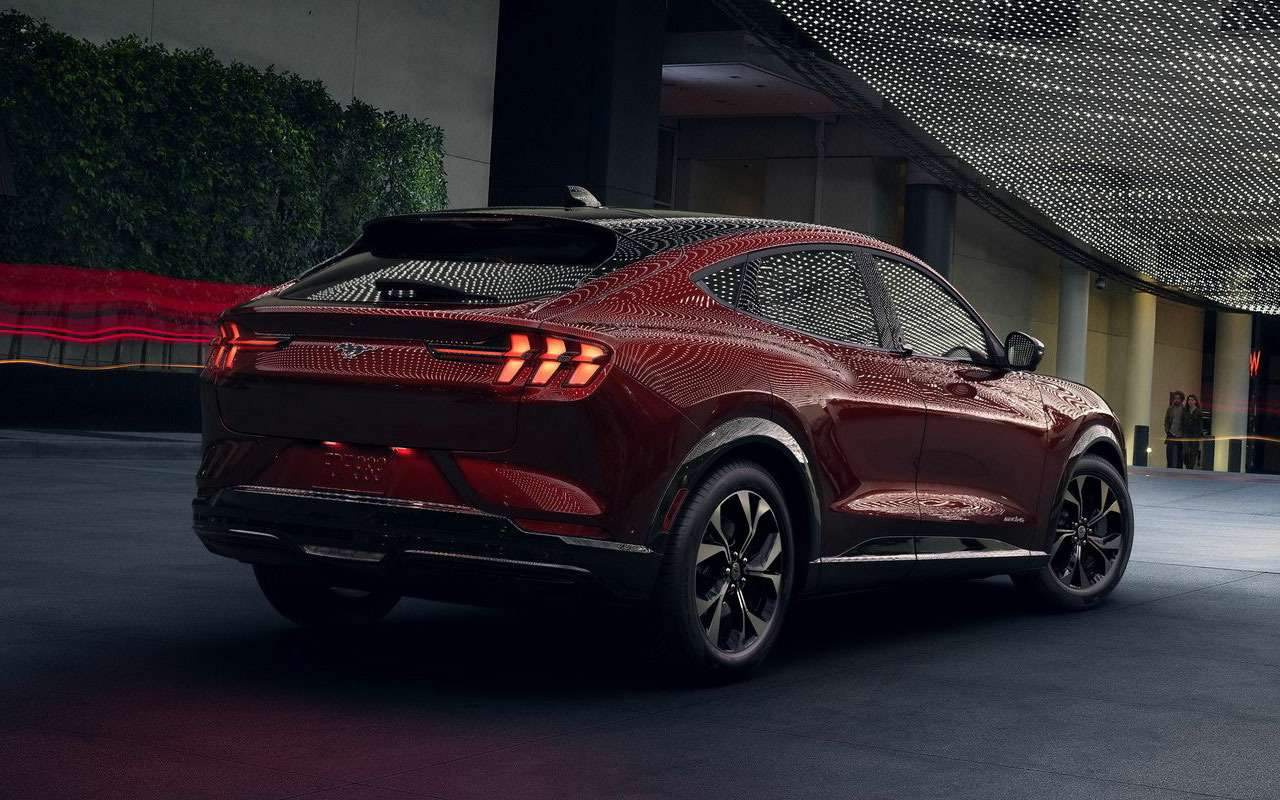 Ford представил внедорожный Mustang — фото 1009664