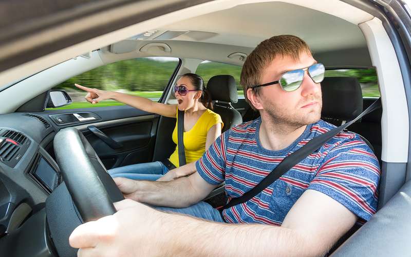 3 привычки водителей, которые приводят к ДТП. А вы так делаете?