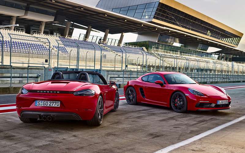 Porsche в своей стихии: тестируем самые мощные версии на гоночном курорте