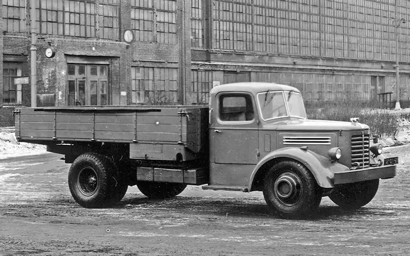 Первый советский дизельный грузовик ЯАЗ-200 — родом из Америки
