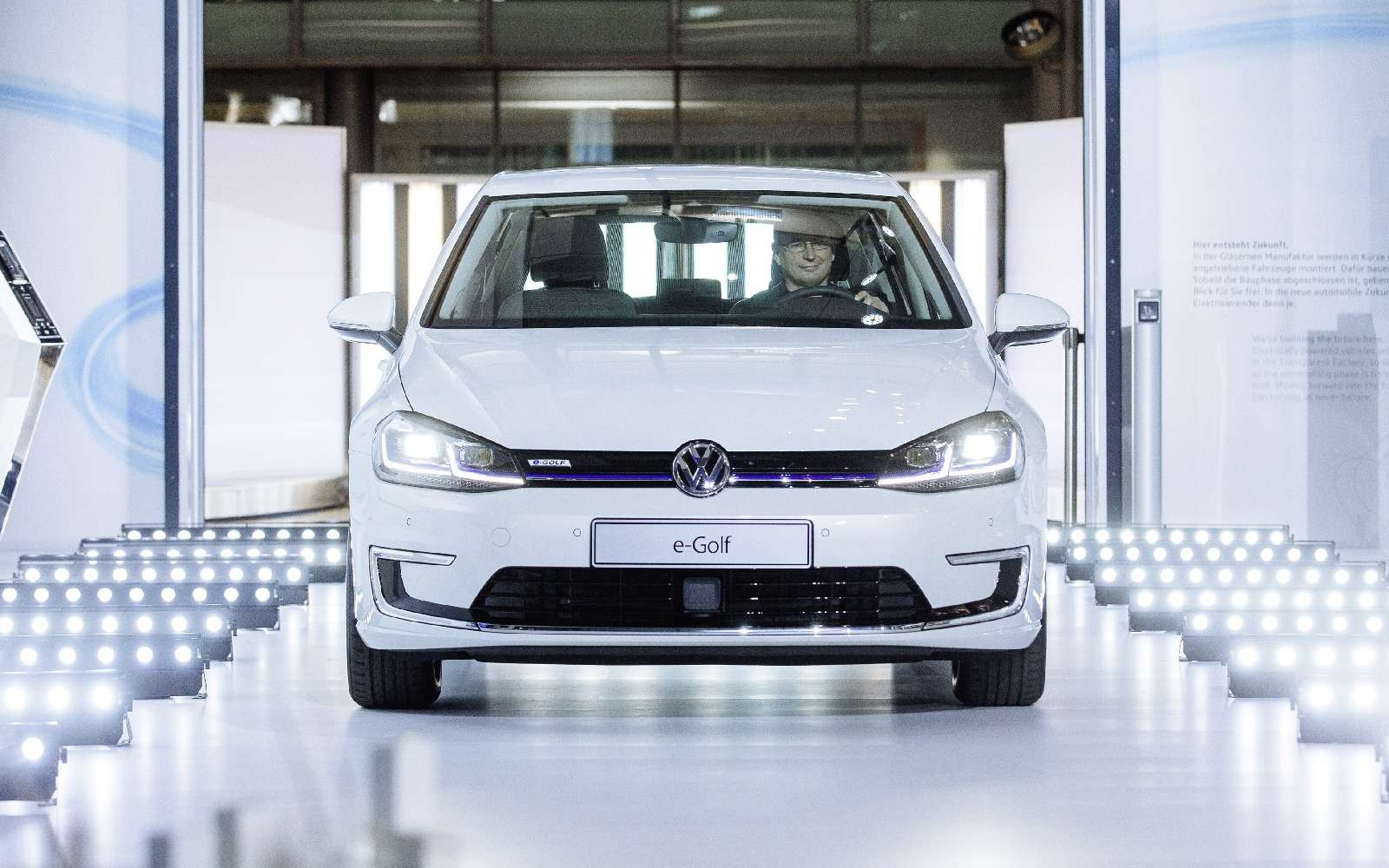Озеленитель имиджа: Volkswagen обновил электромобиль e-Golf — фото 665345