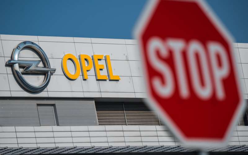 Германия может наложить вето на сделку между GM и PSA по продаже Опеля