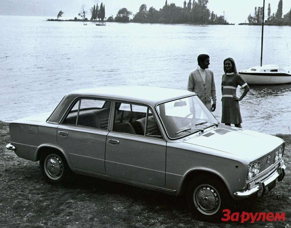 Fiat-124 Special (1968–1970 гг.) можно спутать с ВАЗ 2103. Но это другая машина. Появились клыки на бамперах и утопленные в двери ручки