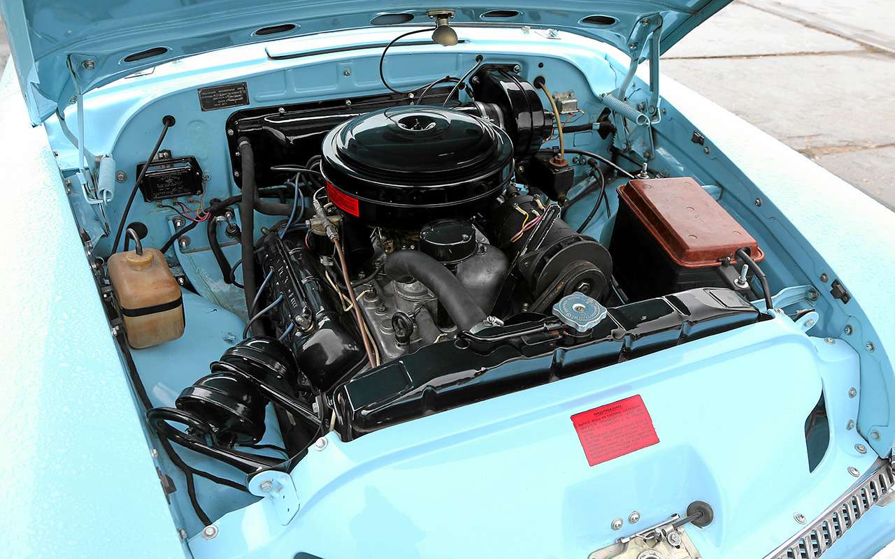 Двигатель V8 под капот ГАЗ-23 встал предельно плотно.