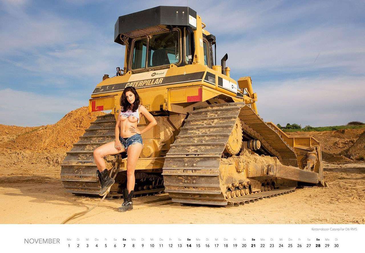 Календарь-2021: юные красотки и тяжелая техника — фото 1206299