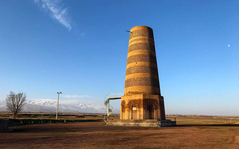 Башня Бурана считается самой древней (XI век) сохранившейся постройкой Киргизии. Изначально это был минарет высотой 45 м, но при восстановлении объекта решили оставить сохранившуюся форму и высоту 24,6 м.
