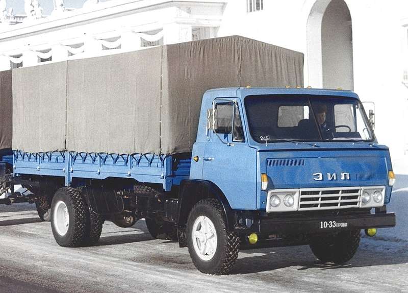 ЗиЛ-175 — прототип двухосного грузовика будущего семейства, 1971 г. 