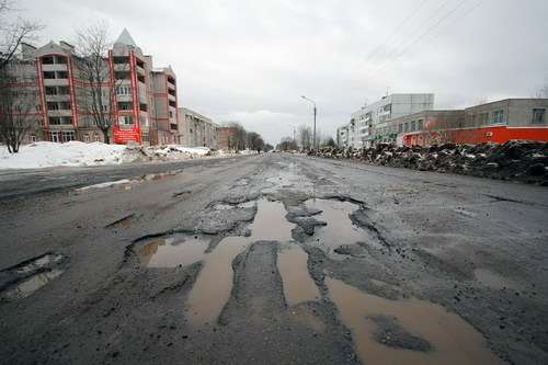 Состояние дорог в городе Валдай (Новгородская область). Иллюстрация: http://valday.com