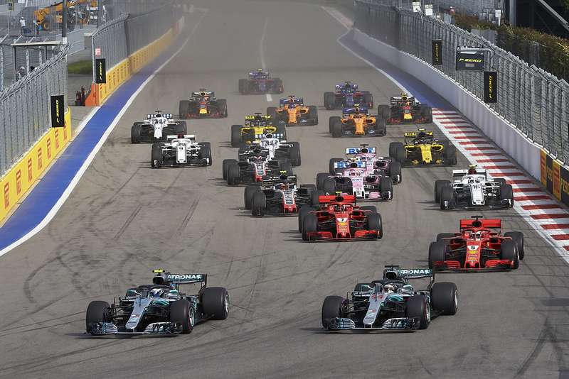 Формула 1: Mercedes освистали на Гран-При России