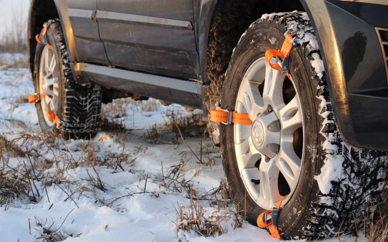 9 способов выбраться, если автомобиль застрял в снегу — фото 933430