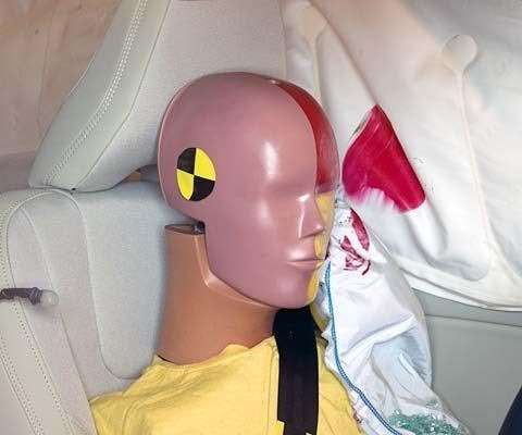 Защита головы водителя при боковом ударе