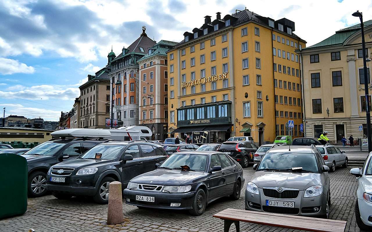 Самые дорогие парковки в мире. Упс, это не Москва — фото 804119