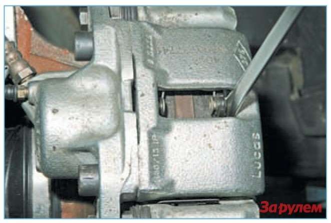 Замена передних тормозных колодок на рено сандеро степвей 2