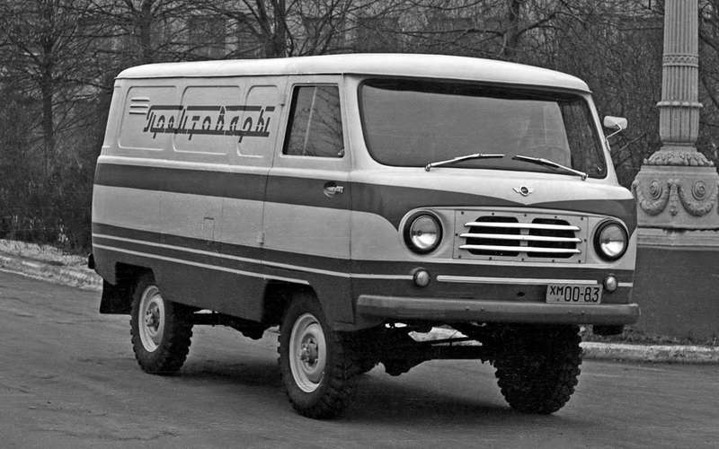 Серийный ранний фургон УАЗ‑450.