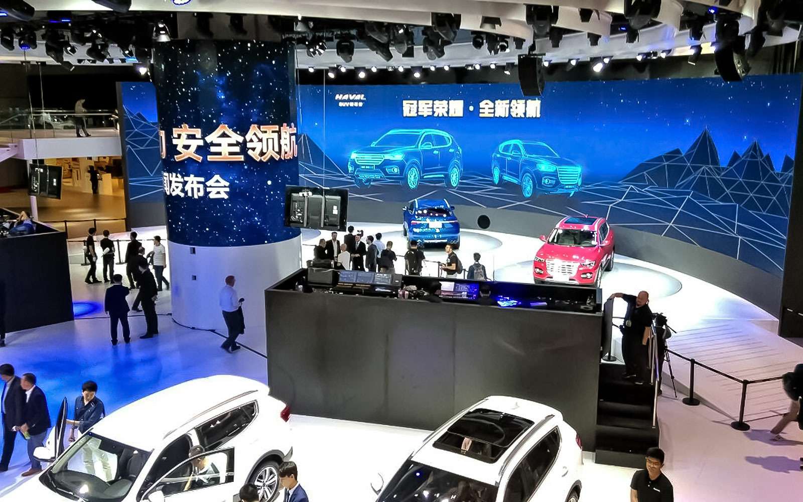 Новый Tiggo 5, будущая Camry и другие: онлайн-трансляция с Шанхайского автосалона — фото 739420