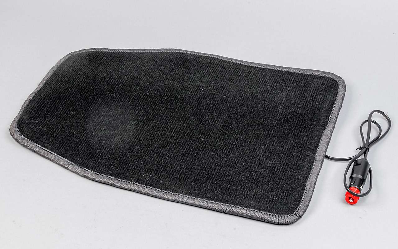 Scam or handy gadget?  Test heated mats in a car - photo 1388826