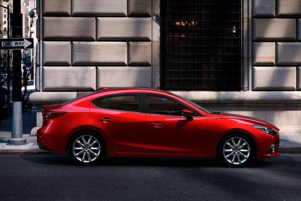 2014 Mazda3 Sedan 6[2] no copyright (35)