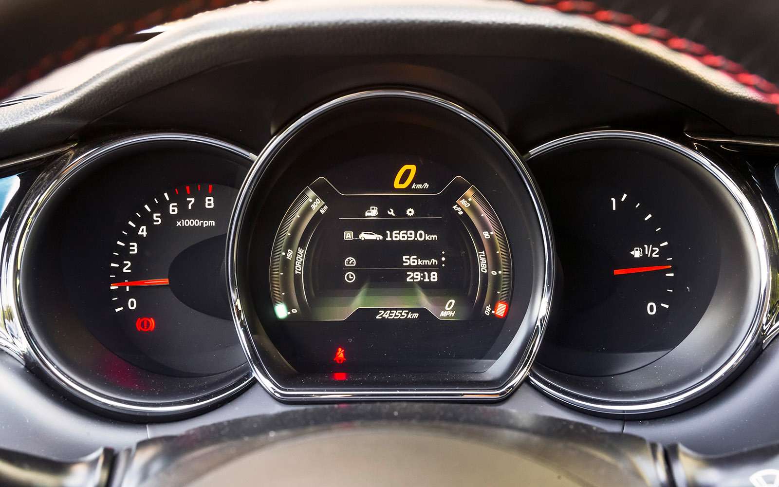 Skoda Octavia против конкурентов из Audi и Kia: кольцо для троих — фото 768705